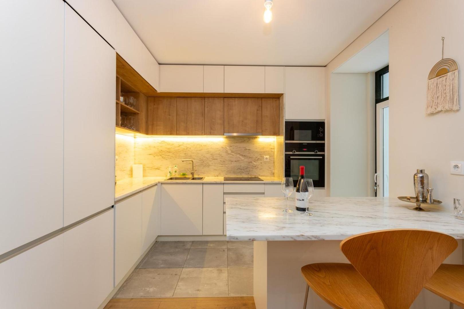 Apartment 2br Terrasse Townhouse Style With Ac | By Airnest